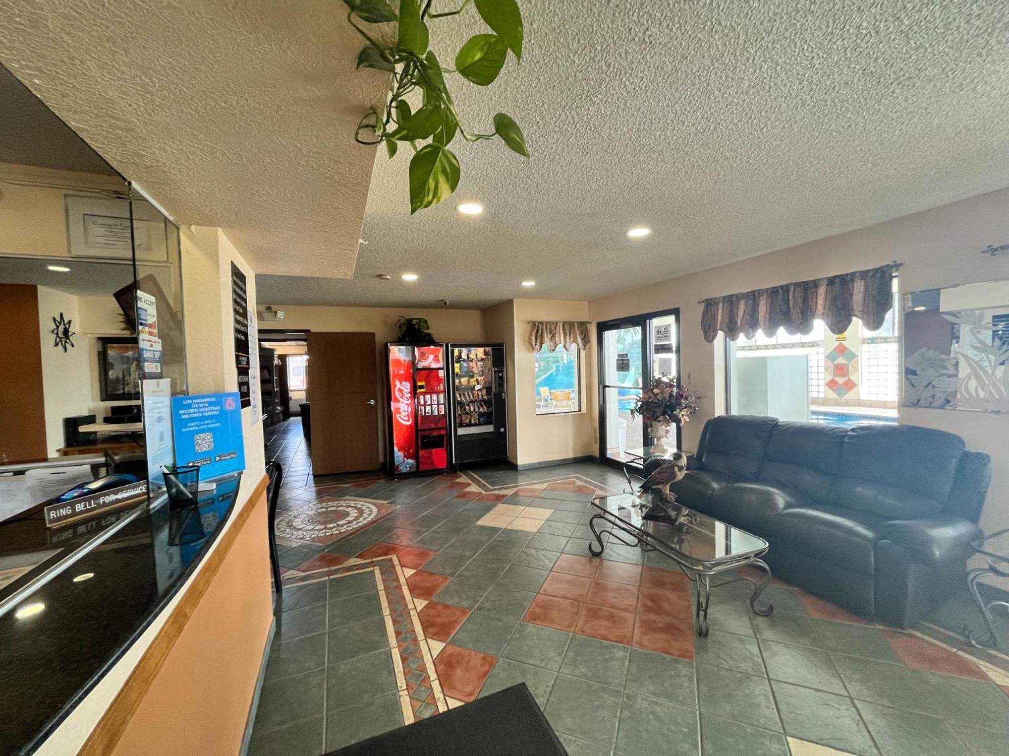Motel 6 Deming, Nm Экстерьер фото